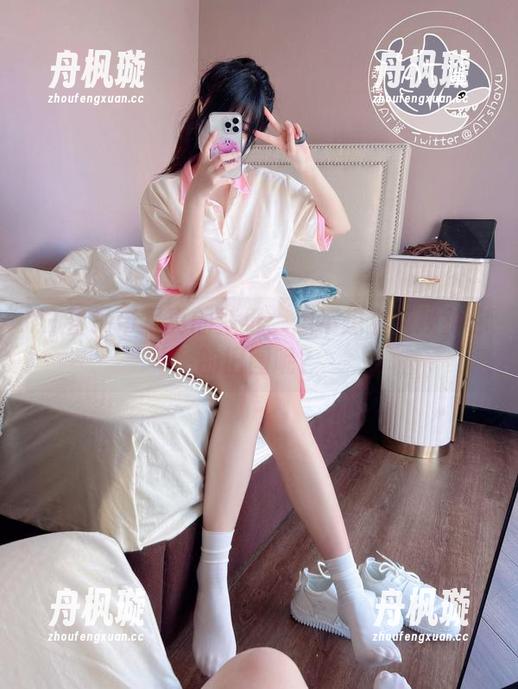 AT鲨 AT鲨吊带写真的壁纸:想不想立刻换掉你的旧图呢?