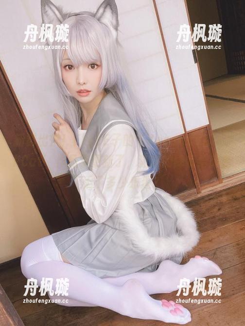 ElyEE子 新鲜出炉!ElyEE子的‘VerandaBlackCat’作品集更新了,猫咪的降临给阳台添了多少乐趣?