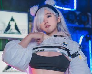 Hatori Sama陪你欢乐升级!宝钟玛琳兔女郎图包扫码下载,要不要试试?