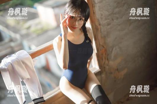 Tomoyo酱 Tomoyo酱的睡衣奇想——原图和照片搭配得有多意外?