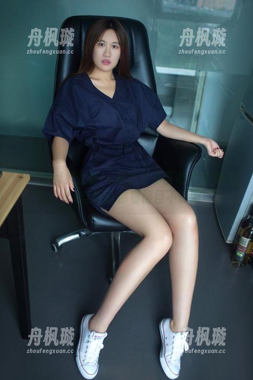 TuiGirl推女郎-Yu佳妮 TuiGirl推女郎 - 高清分享下的毛衣魔力,Yu佳妮让你看得目不转睛