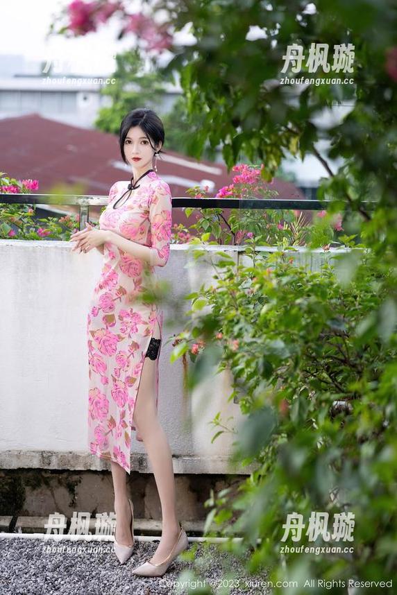 Xiuren秀人网 - 卓君Jeanes红裙图包：高清得像你的初恋