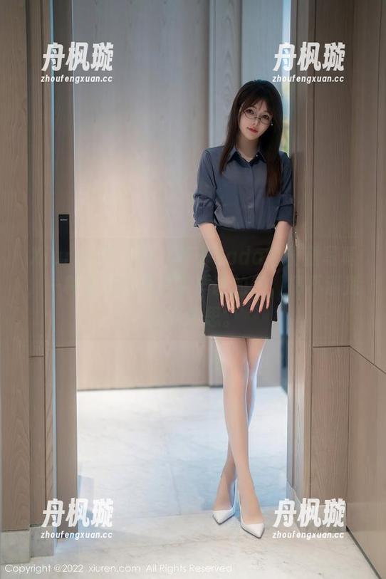 Xiuren秀人网-杏子Yada Xiuren秀人网 - 杏子Yada的长腿写真,一种看似随意其实严谨的美,搞不清楚是啥意思。