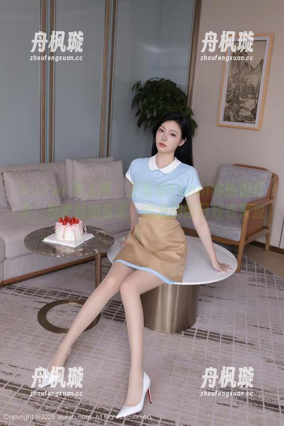 Xiuren秀人网 - 王馨瑶Yanni的瑜伽写真：想学她的身姿，但我的腿已经在哭泣！