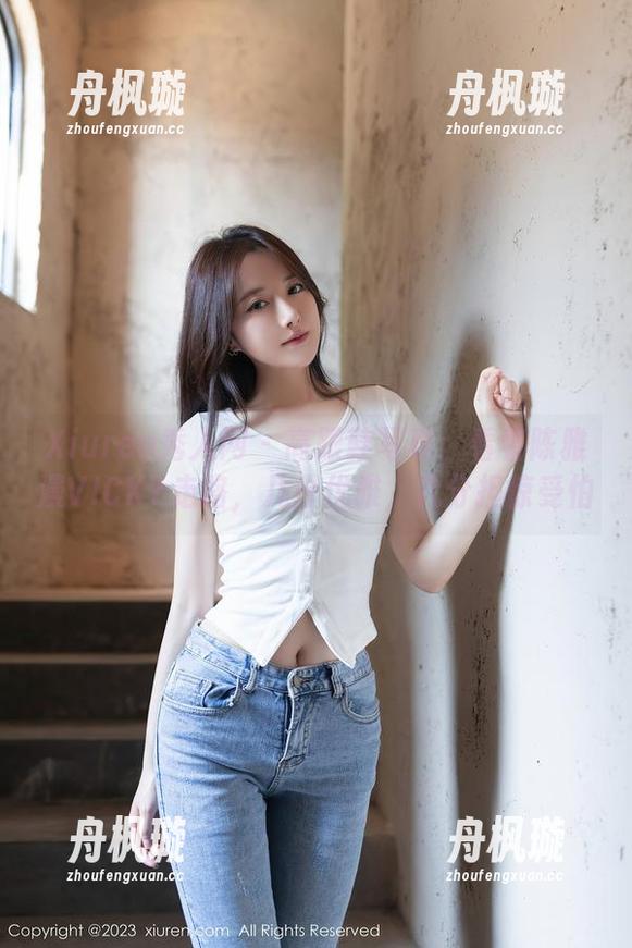 Xiuren秀人网-陈雅漫VICKY Xiuren秀人网 - 高跟鞋写真:看着陈雅漫VICKY走路,几分优雅,几分担惊受怕