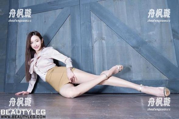 beautyleg-Jessie beautyleg - Jessie的浴室小窥探:今天是洗澡,明天是个大合集