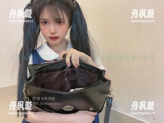 来自倦倦喵的网袜写真集精选，总让我希望再看一会儿。