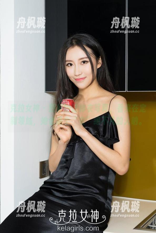 克拉女神 - 熙妍的连体衣写真，看来在定制领域，她也是个“衣”绝不凡的人呐。