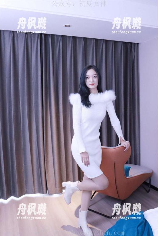 初夏女神-点点 初夏女神 - 穿上职业装的点点:新手更衣室的无圣光挑战!