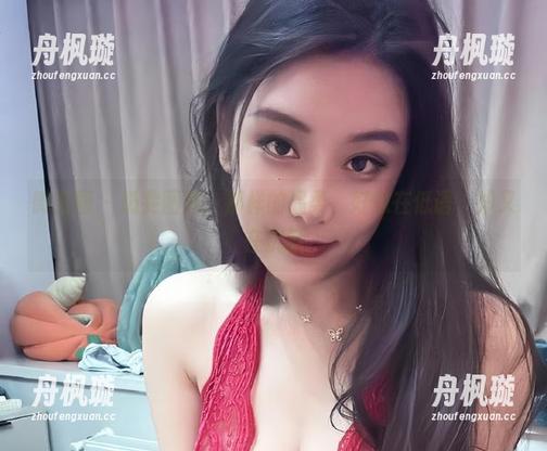 奶雯 微密圈 - 奶雯图集:那样的温柔,好像在低语,却又在沉默