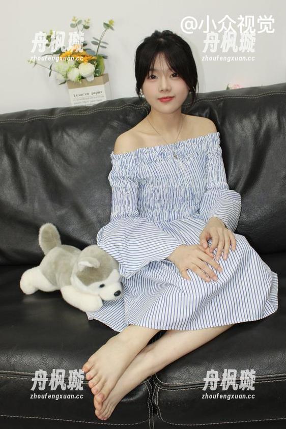 小众视觉-灵灵 小众视觉 - 灵灵的泳衣写真,有种不言而喻的俏皮感