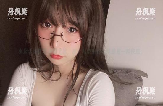 小泉学姐吖 小泉学姐吖可爱到飞起,那个私房图包可算是另一种快感。