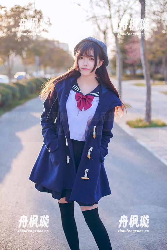 小野妹子w 抚琴似的小野妹子w,金莲旗袍中的私房气息,让人想多停留一会儿。