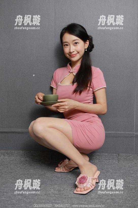 异思趣向-团团 异思趣向 - 网盘里的团团长腿打字员,迅速下载,靠她打字再也不怕错了!