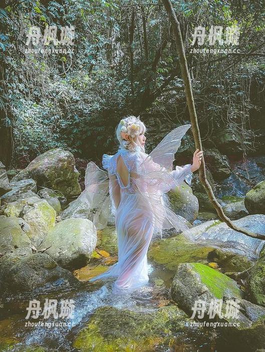 无颜小天使wy 无颜小天使wy的最新豹纹内衣套图,天使与野性的奇妙结合!