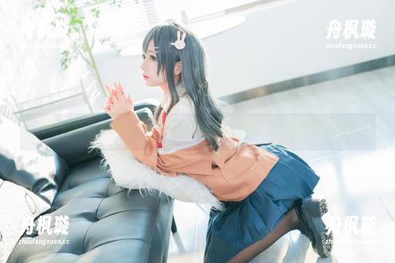 日奈娇 日奈娇的连衣裙cos,不可思议的轻盈感,走路都带风呐。