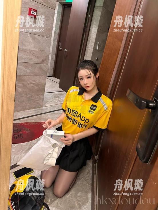是小逗逗 微密圈 - 是小逗逗的白衬衫——你的眼球是被锁定了还是被犯罪了?