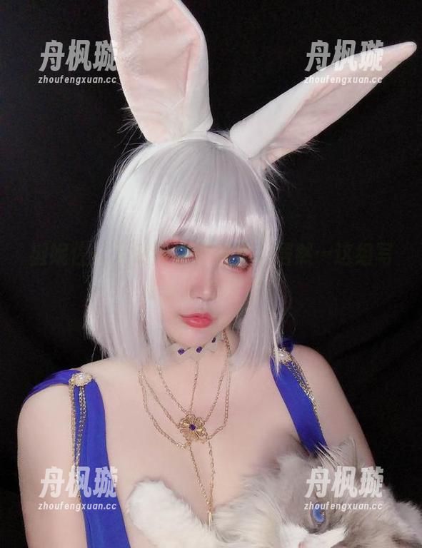 椒妮佐仁 椒妮佐仁无意间溜进教室,居然…这组写真原图在等我?