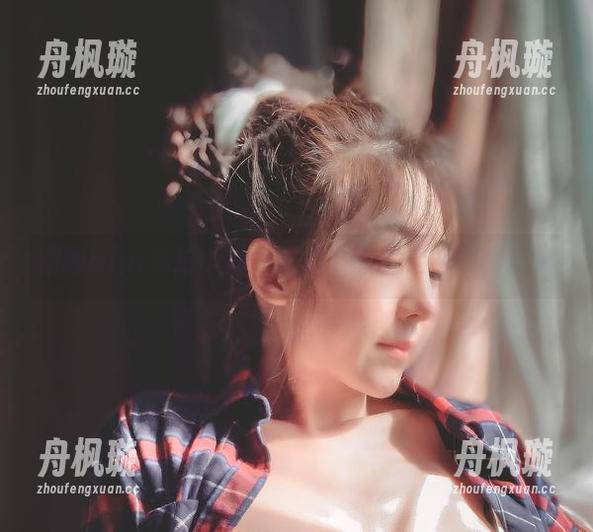 樱晚gigi 樱晚gigi私拍小影:红酒香气溢出的回忆碎片