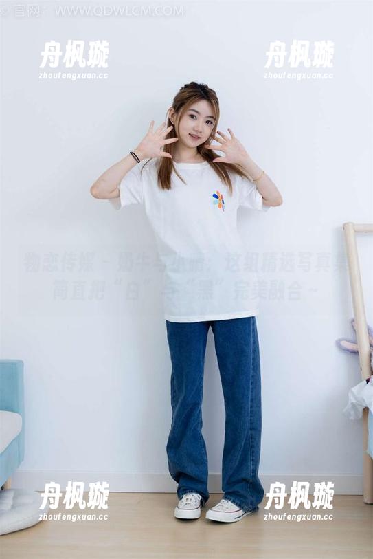物恋传媒-小晴 物恋传媒 - 奶牛与小晴:这组精选写真集简直把“白”与“黑”完美融合~