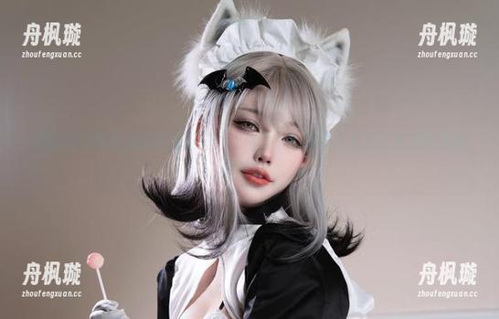 狐洛洛子 比基尼写真何必按照规矩来?狐洛洛子定制版本总是让我想起海滩的狂欢。