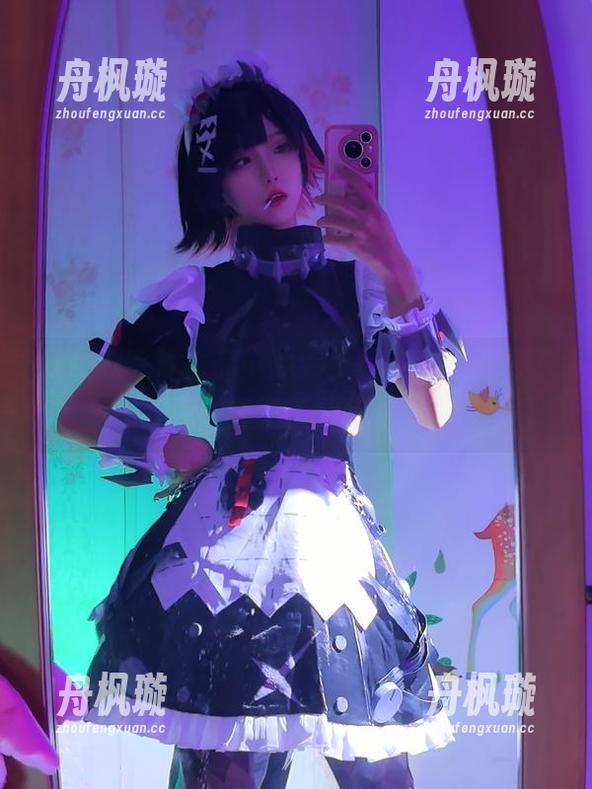 狐玖玖 狐玖玖写真作品中的大凤,不小心别忘了总在说“我的天空蓝对吧?”