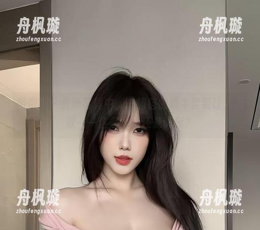 琳铛铛 微密圈 - 最新写真中,琳铛铛的奶牛套装让人沉默——这是可爱还是讽刺?