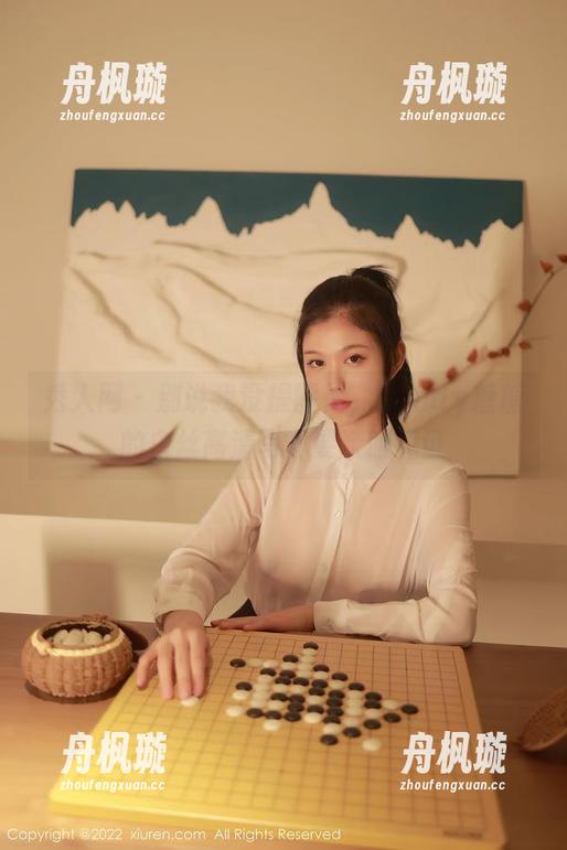 秀人网 - 别说我没提醒你，Candy糖糖的白丝高清写真要亲眼见证