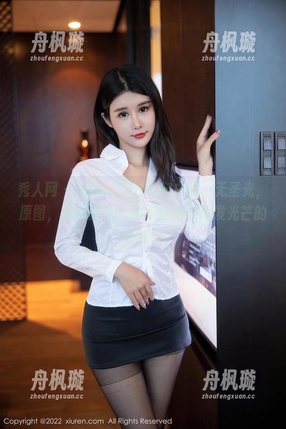 秀人网 - Suki_baby穿白裙，无圣光，原图，偏偏就让人觉得她是个散发光芒的存在。