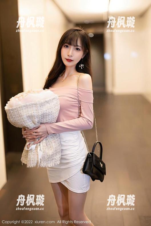 秀人网-小泡芙winna 秀人网 - 小泡芙winna的红裙异想天开,看高清美图,差点被那裙子给“迷”倒了!