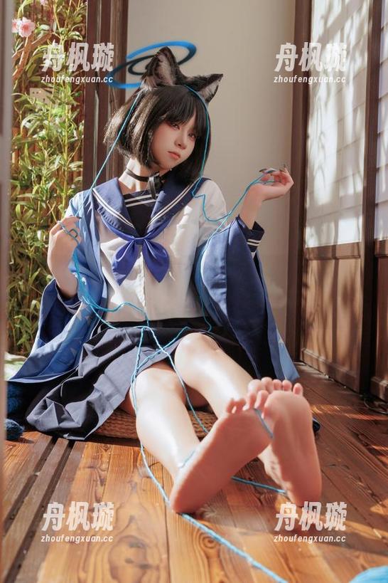 纸悦Etsu_ko 纸悦Etsu_ko真会玩儿,女神福利里的每张图片都忙着勾引我的眼球。