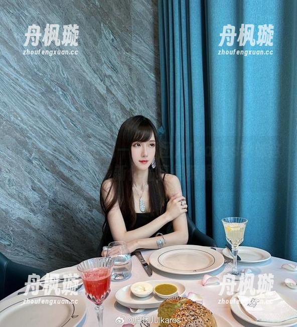 腐团儿Ikaros 免疫不了的诱惑——腐团儿Ikaros学妹这个最新作品真是辣眼