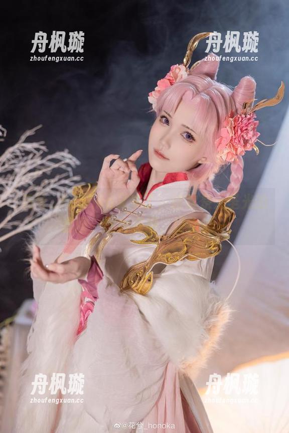 花兮_honoka 花兮_honoka又来了,这次是无圣光的套图,剧情满满,口水流~
