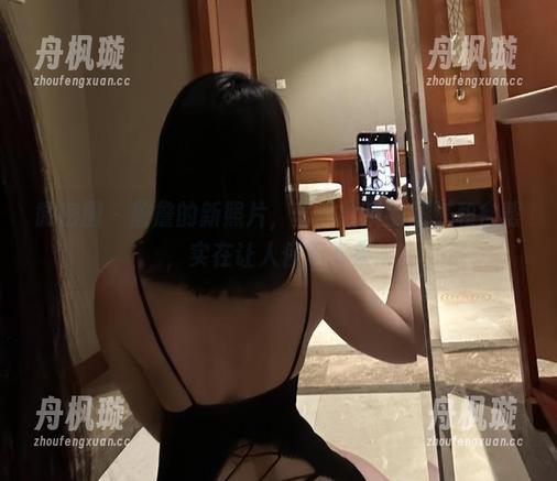 詹詹 微密圈 - 詹詹的新照片,蕾丝纱质的细腻和含蓄,实在让人停不下来...