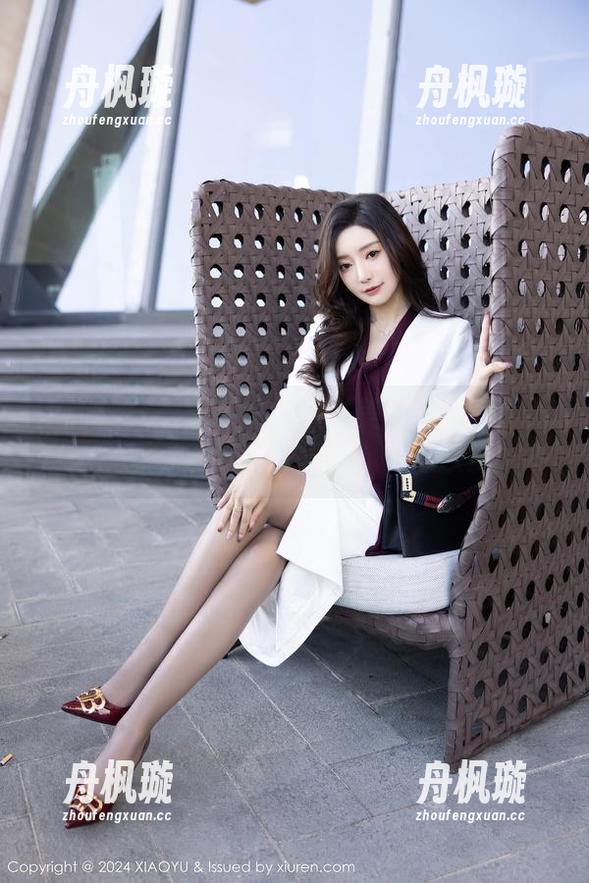 语画界-言沫 语画界 - 看到言沫的高挑美女免费美图时,我打算放下所有烦恼,专心欣赏!