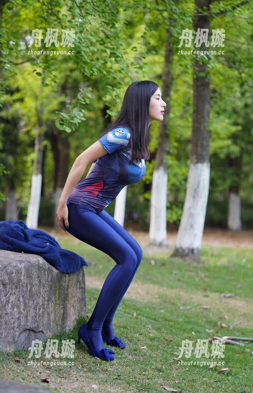 辣妈女神 微密圈 - 原图里的辣妈女神,职业装简直是完美得让我不敢上班,因为根本不想和她媲美啊!