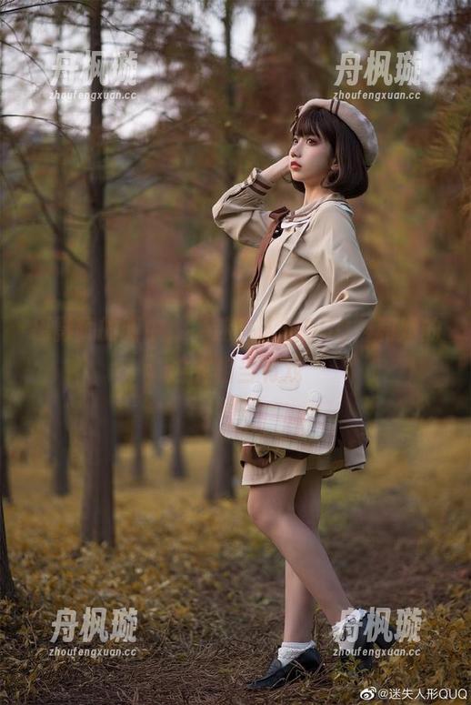 迷失人形QUQ 摄影师的眼中,“迷失人形QUQ”和她的内衣相当有戏