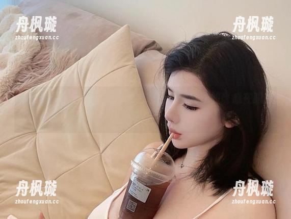 阿色 微密圈 - 阿色的红色低胸定制图集,禁忌的诱惑在眼前徘徊。