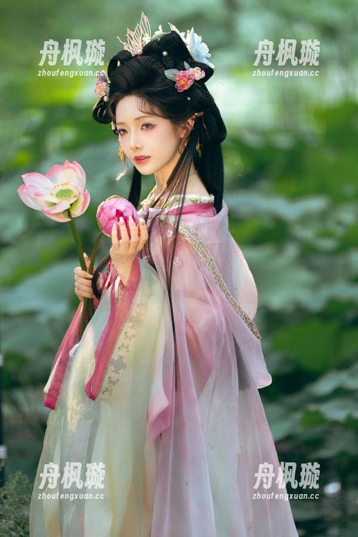 雯妹不讲道理 雯妹不讲道理又来了,分享她的《爱宕花嫁》作品集,这回又玩些什么花样呢?