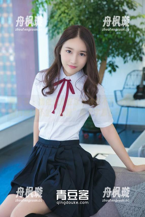 青豆客-娜依灵儿 青豆客 - 娜依灵儿在泳池的停不下:这张图片绝对不止“清凉”两个字那么简单!